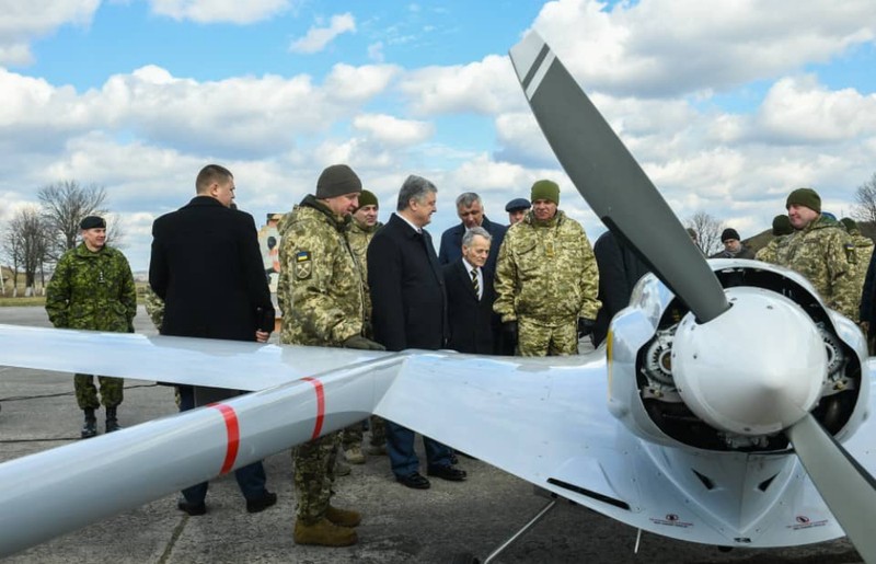Can canh UAV so 1 cua Quan doi Ukraine tham chien!-Hinh-8