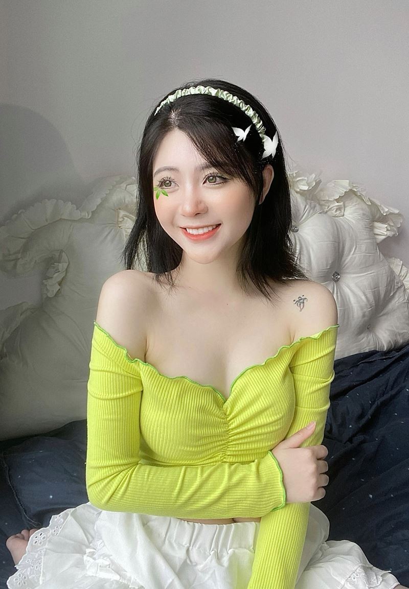 Nhung “bong hong” cua lang streamer co nu cuoi toa nang-Hinh-11