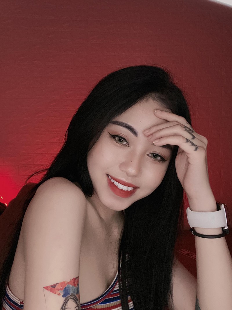 Nhung “bong hong” cua lang streamer co nu cuoi toa nang-Hinh-12