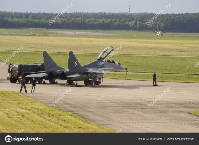 F-35 tien sat bien gioi Nga, san sang dung do S-400-Hinh-12