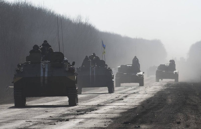 83 xe tang cua phe ly khai buoc Ukraine phai lui quan-Hinh-6