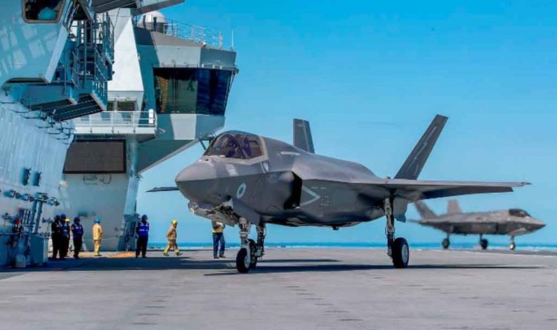 Tau ngam Nga di chuyen toi khu vuc tiem kich F-35B cua Anh roi-Hinh-14