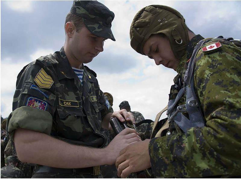 Canada rut lai loi tuyen bo dua may bay den Ukraine vi so S-400-Hinh-9