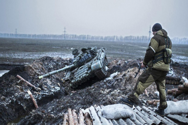 Ukraine phao kich vao Donbass, quan ly khai danh tra quyet liet-Hinh-14