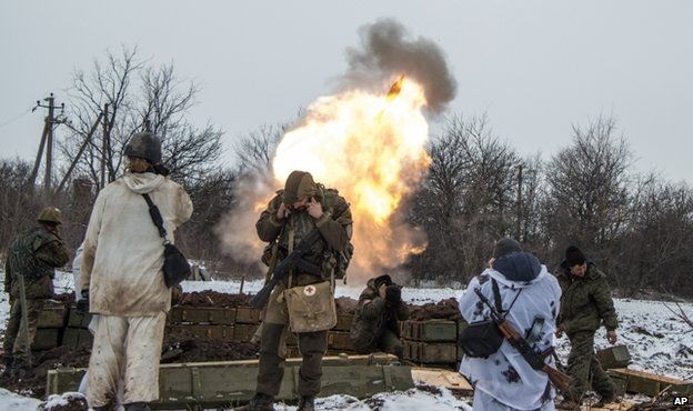 Ukraine phao kich vao Donbass, quan ly khai danh tra quyet liet-Hinh-2