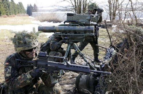 Nong: NATO tuyen bo dua 40 nghin quan den Ukraine, chien tranh can ke-Hinh-3
