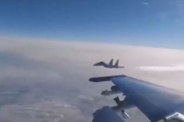Tiem kich Su-30SM phat hien may bay NATO trong khong phan Ukraine-Hinh-11