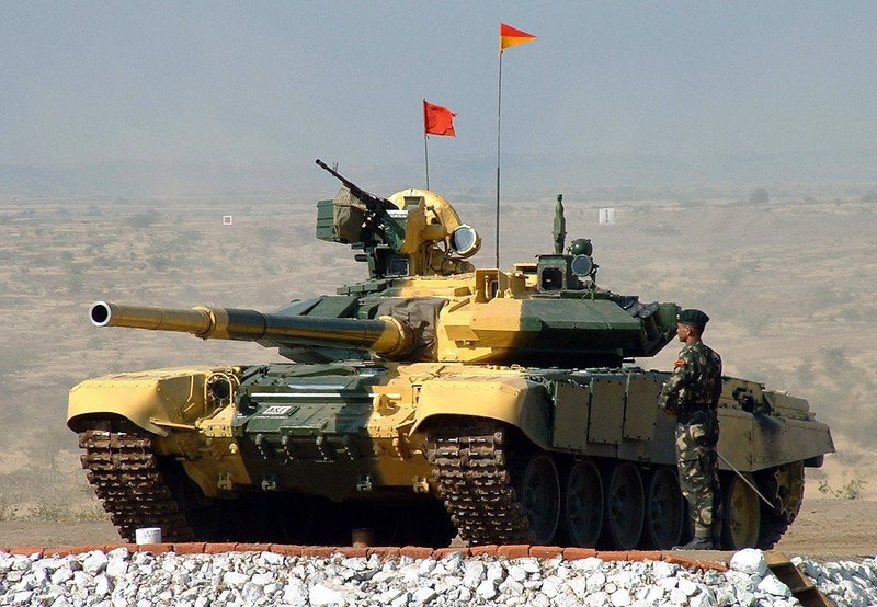 Khi Pakistan co xe tang VT-4, An Do tra loi bang T-90 va MK-1A-Hinh-15
