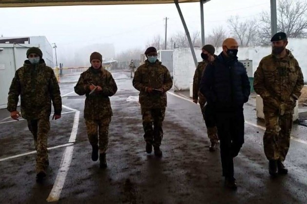 Nong: Phat hien 50 linh dac nhiem Anh cach Donetsk 60 km