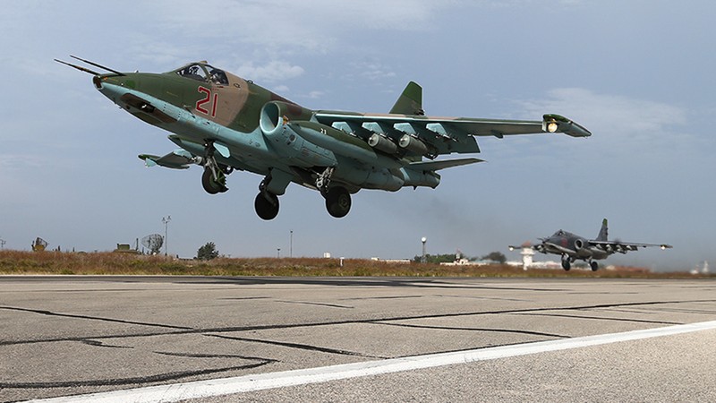 Nong: Nga dua cuong kich Su-25 va truc thang vu trang toi Belarus-Hinh-3