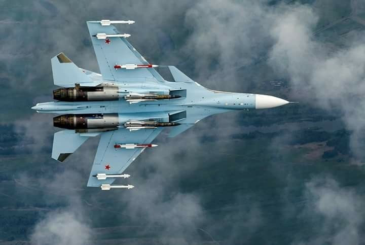 Su-35 cua Nga xuat hien lam cho phong khong Ukraine dieu dung-Hinh-9