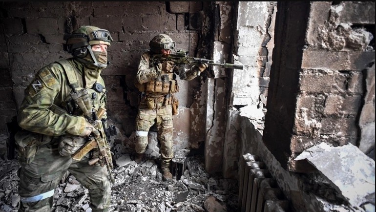 Hai gong kim cua Nga bao vay quan Ukraine trong tran chien tai Donbass-Hinh-8