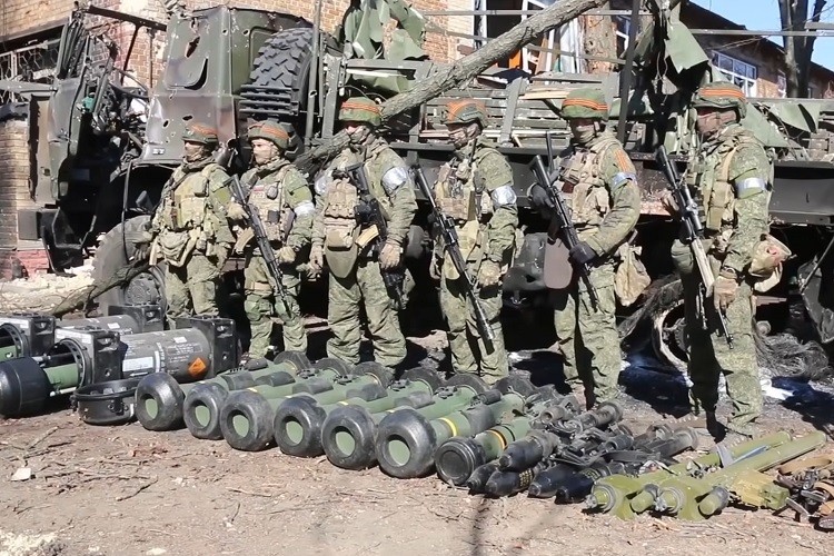 Chien truong Donbass ac liet, mot tieu doan tinh nhue cua Ukraine dau hang-Hinh-22