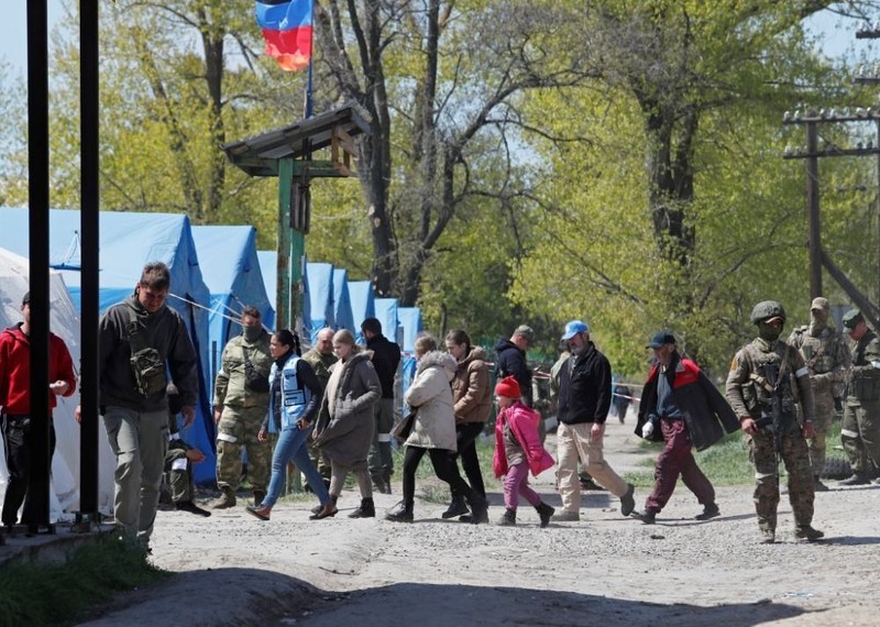 Sau ngay Le Chien thang 9/5, Nga nhan tin vui tu thanh pho Mariupol-Hinh-6