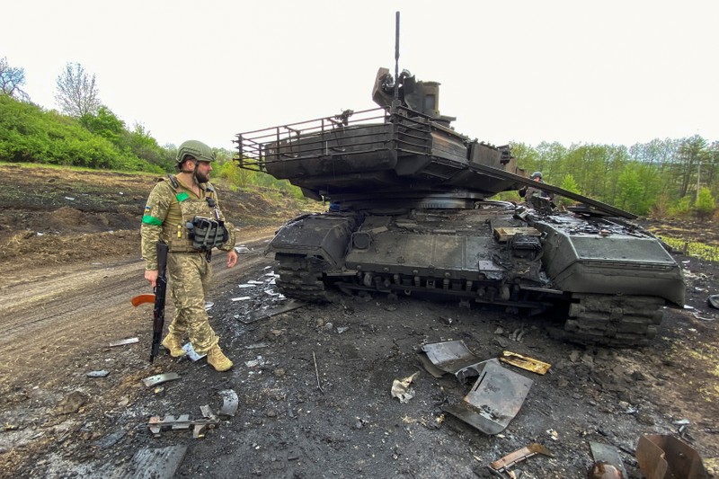Lo nguyen nhan chiec T-90M cua Nga bi Quan doi Ukraine ban chay-Hinh-18