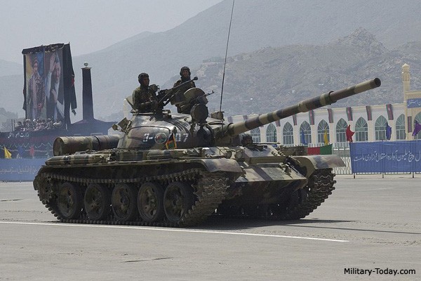 Moscow trang bi xe tang T-62M cho dan quan Ukraine than Nga?-Hinh-15