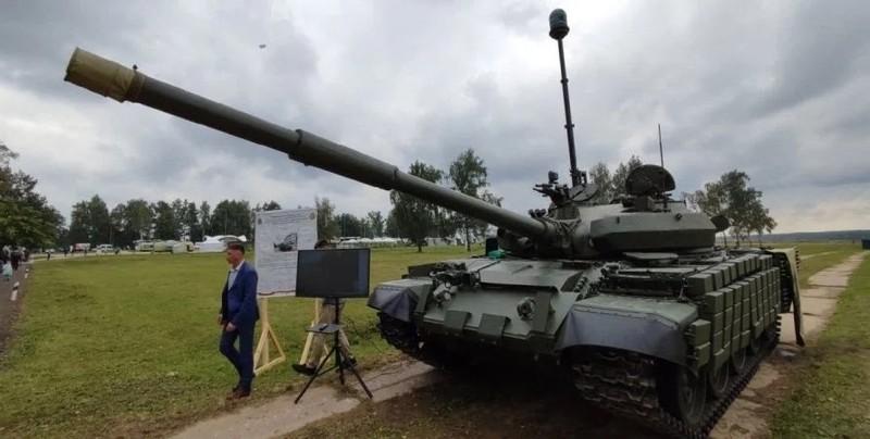 Moscow trang bi xe tang T-62M cho dan quan Ukraine than Nga?-Hinh-17