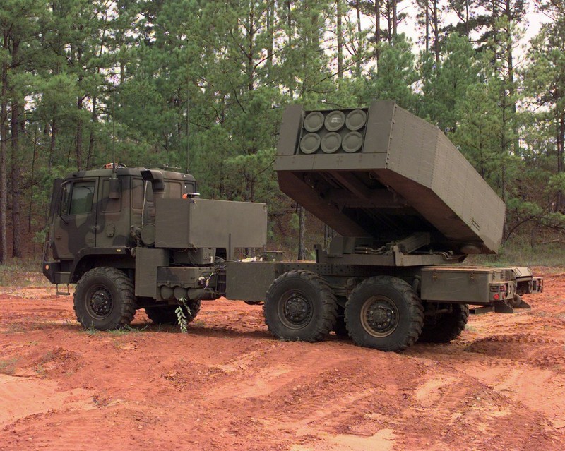 M142 HIMARS khai hoa vao So chi huy Tap doan quan 20 cua Nga-Hinh-15