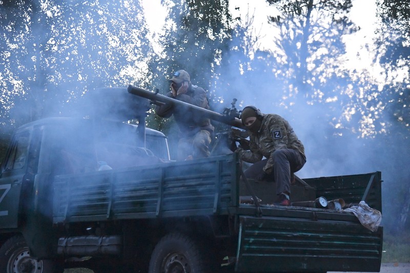 Mat tran Kherson tang nhiet, 30 tieu doan Nga san sang chi vien-Hinh-16