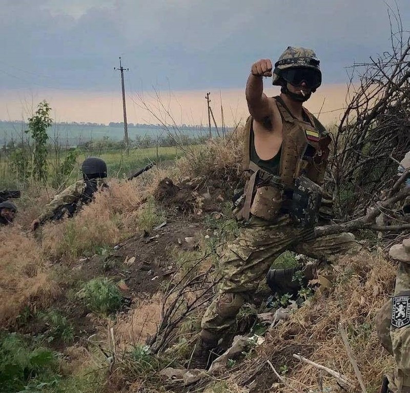 Mat tran Kherson tang nhiet, 30 tieu doan Nga san sang chi vien-Hinh-7