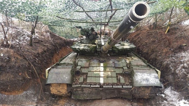 Xe tang T-64 tai Ukraine ban trung muc tieu tu khoang cach 10km ?-Hinh-14