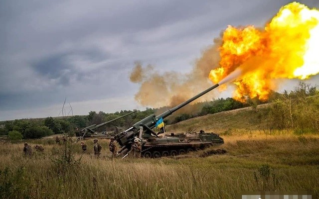 Xe tang T-64 tai Ukraine ban trung muc tieu tu khoang cach 10km ?-Hinh-7