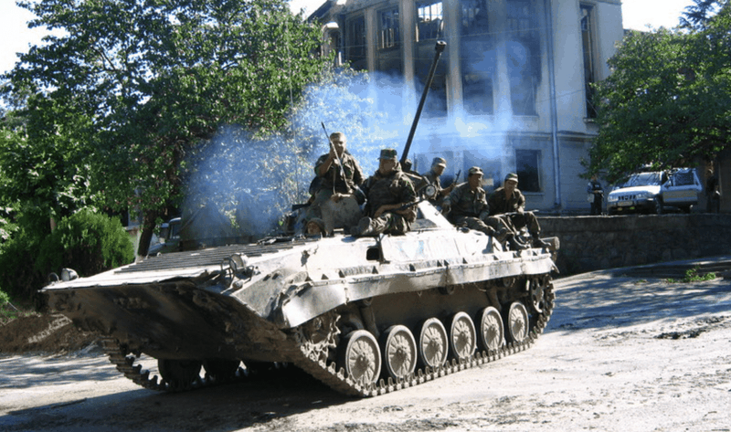 Diem dac biet tren cac thiet giap BMP-2 Nga dung o Ukraine-Hinh-8