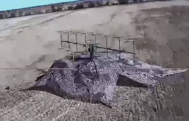 Xem UAV Lacet tung don tan cong bat ngo tren chien truong Ukraine
