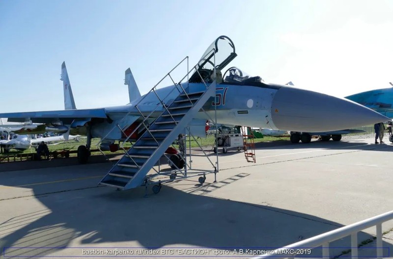 Su-35S trang bi ten lua R-37M tham chien tai Ukraine-Hinh-11