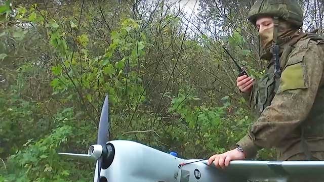 Moi de doa tu UAV cua Nga voi Quan doi Ukraine tren chien truong-Hinh-14