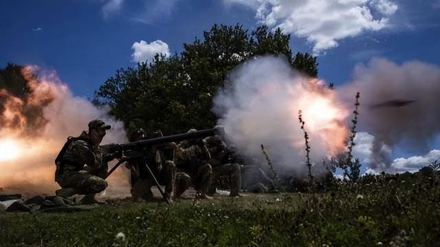 Dan vu khi hang nang Ukraine thu lua quan Nga tai Kherson-Hinh-9