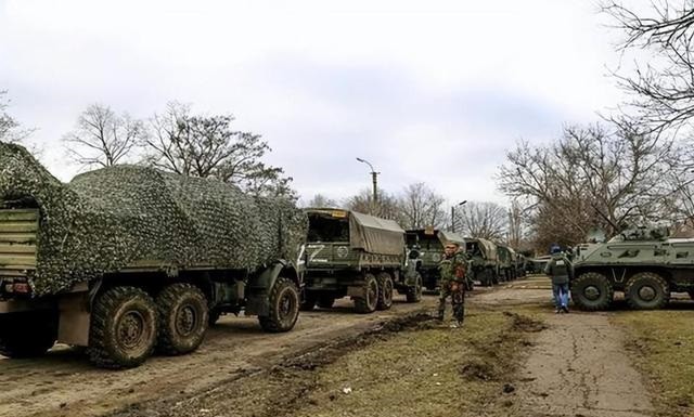 Nga triet thoai ve huu ngan song Dnepr, san sang dau phao voi Ukraine