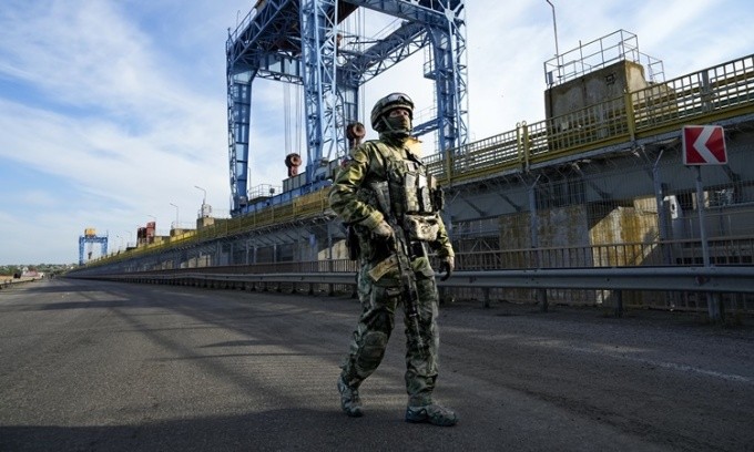 Ukraine tuyen bo vuot song Dnepr, NATO than trong khi Nga roi Kherson-Hinh-14