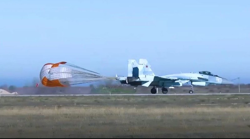 Tiem kich Su-35S ha hai truc thang Mi-8 va mot MiG-29 cung luc?-Hinh-10