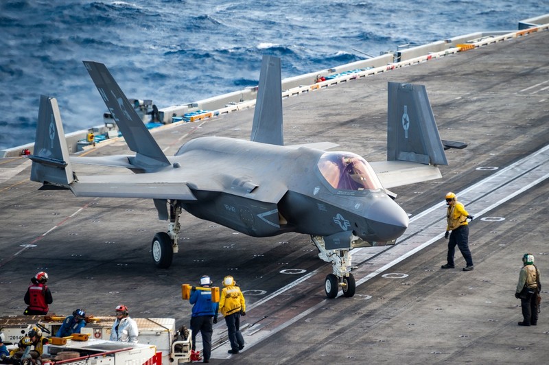 F-35B lien tiep bi tai nan, loi do may bay hay con nguoi?