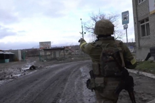 Cach Nga khien phao binh Ukraine cang ngay cang 