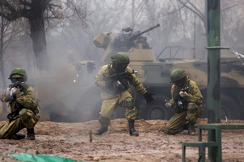 Quan Nga quyet bao vay Bakhmut, bien thanh Mariupol thu hai-Hinh-20