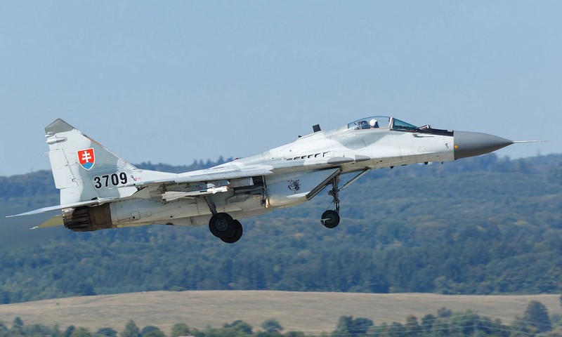 Soc: MiG-29 Slovakia vien tro cho Ukraine do ky su Nga dai tu-Hinh-4