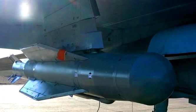 Su-34, Su-35 Nga tha bom luon 1.500 kg, Ukraine kho doi pho-Hinh-11
