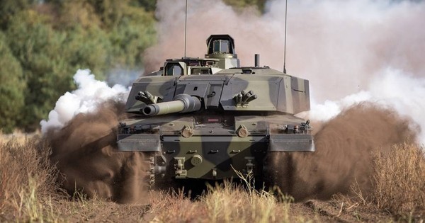 Chien truong Ukraine: Xe tang Challenger-2 se som doi dau T-90?-Hinh-13