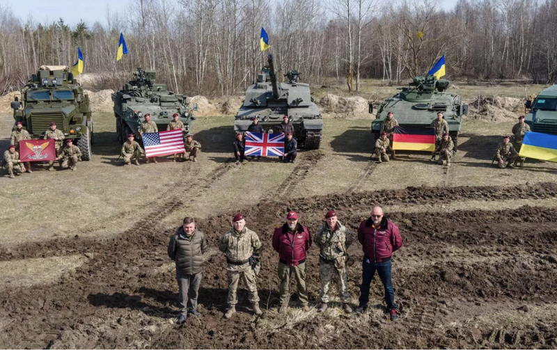 Chien truong Ukraine: Xe tang Challenger-2 se som doi dau T-90?-Hinh-17