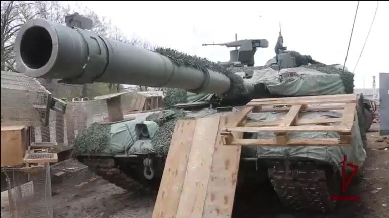 Chien truong Ukraine: Xe tang Challenger-2 se som doi dau T-90?-Hinh-2