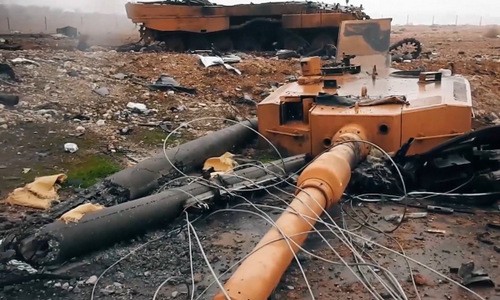 Ukraine deo cho Leopard-2 mot dong “gach” de chong dan xuyen giap-Hinh-16