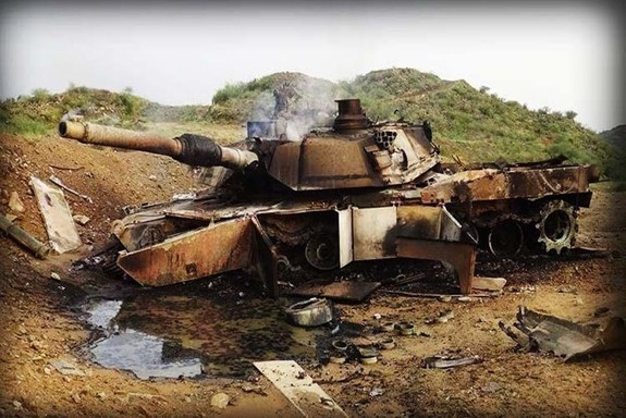Ukraine deo cho Leopard-2 mot dong “gach” de chong dan xuyen giap-Hinh-17