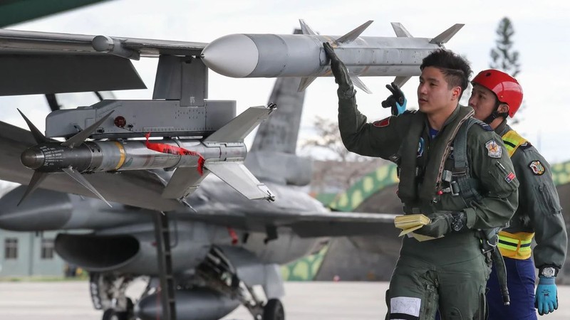 The kho cua tiem kich F-16 trong tay Ukraine-Hinh-6