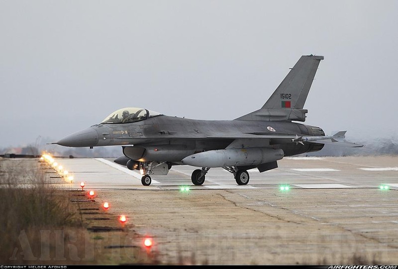 The kho cua tiem kich F-16 trong tay Ukraine-Hinh-8