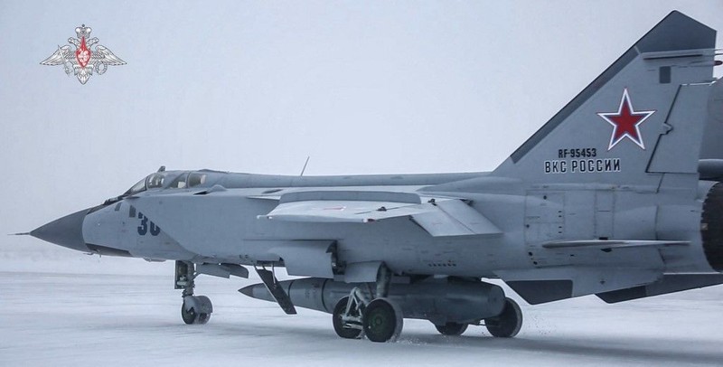 Cap bai trung “sat thu” MiG-31K va ten lua Kinzhal cua Nga-Hinh-6