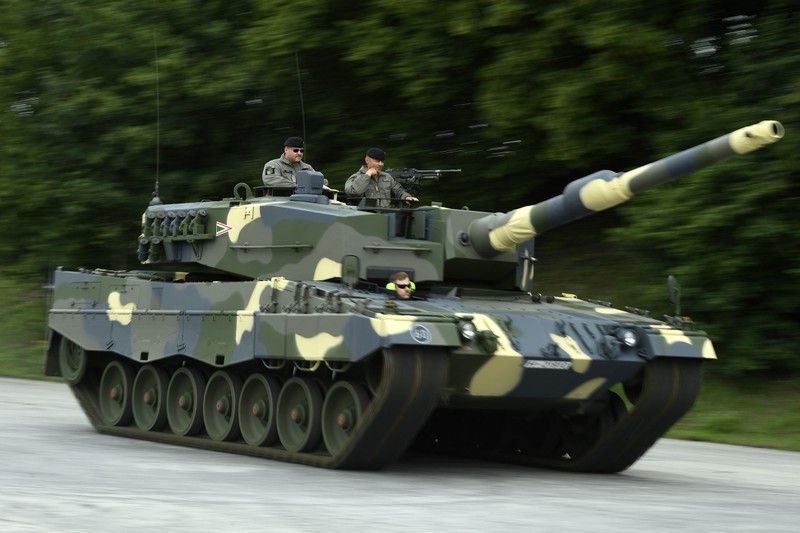 Phien ban xe tang Leopard 2A8 xuat hien co khien Phap that vong?-Hinh-6