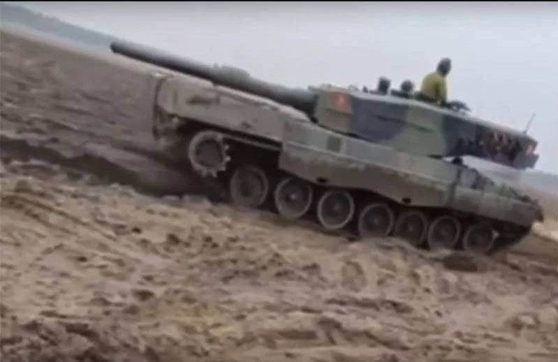 Bao chi Duc phan ung truoc viec Leopard 2 bi ha guc o Ukraine-Hinh-4