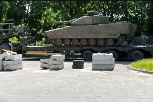 Ukraine trang bi xe chien dau bo binh CV90 voi hoa luc rat manh